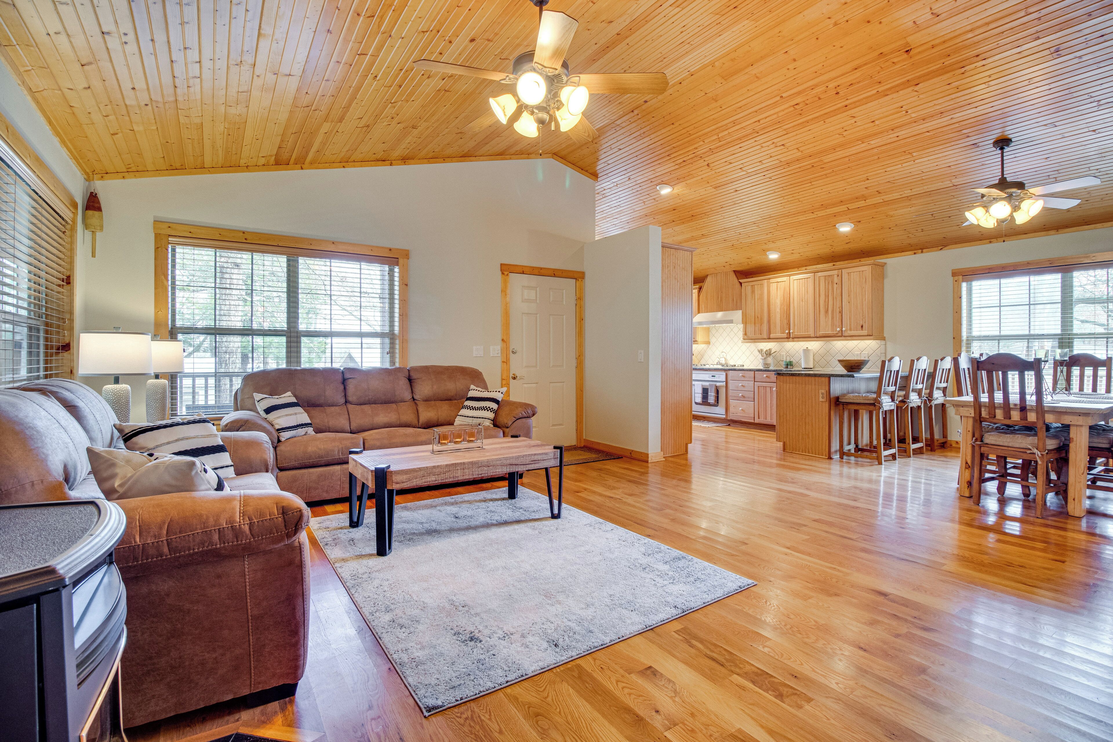 House (3 Bedrooms) | Interior