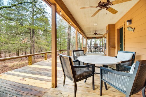 Norfork Lake Access: Cabin w/ Deck & Water View!