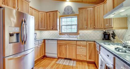 Norfork Lake Access: Cabin w/ Deck & Water View!