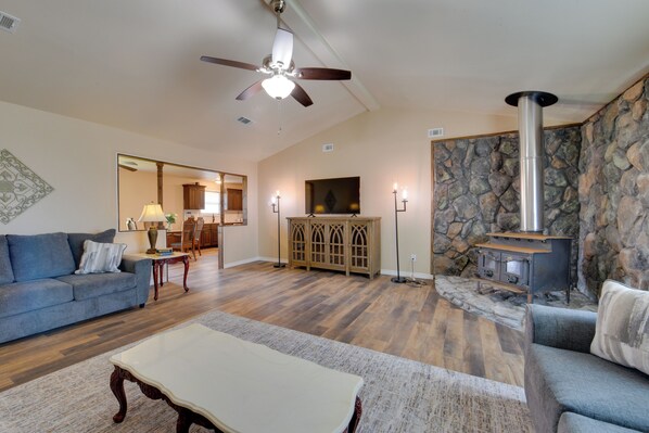 House (4 Bedrooms) | Interior