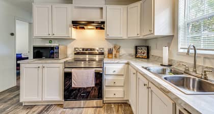 Bovees Riverhouse dunnellon Family Getaway!