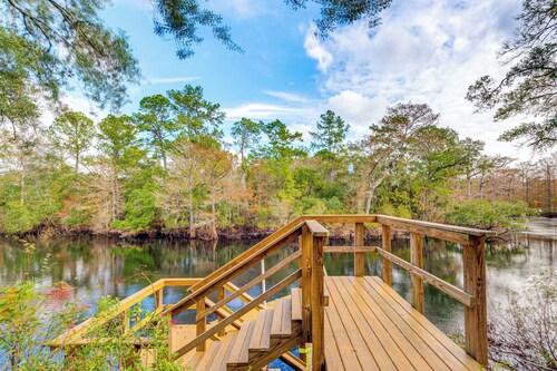 Bovees Riverhouse dunnellon Family Getaway!