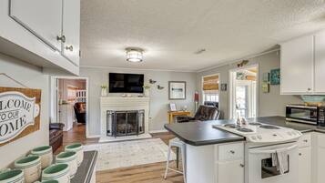 House (2 Bedrooms) | Interior