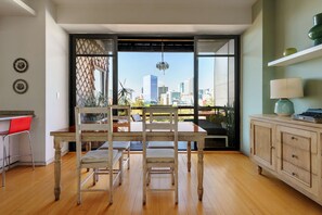 2 bedrooms