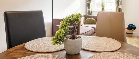 Executive Apartment, Private Bathroom (1) | Restaurant