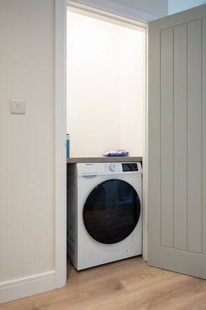 Executive Apartment, Private Bathroom | Laundry room - Market Square (Bicester)