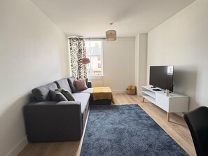 Executive Apartment, Private Bathroom | Lounge - Market Square (Bicester)