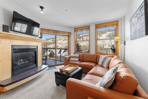 Télévision, cheminée