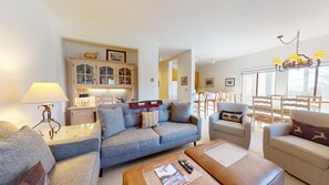 Télévision, cheminée