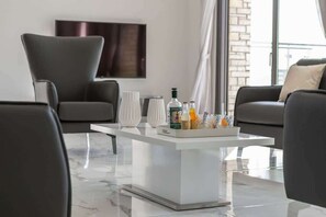 Interior - 5-Bedroom Villa with Pool & Sea View - Coral Bay (Paphos)