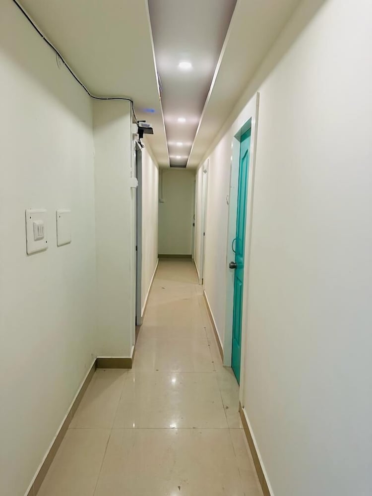 Hotel SY Comforts photo 3