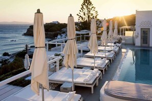 Pool - Sea View Junior Suite with Plunge Pool (Mykonos)