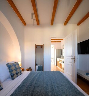 Silitysrauta/-lauta, Wi-Fi, vuodevaatteet