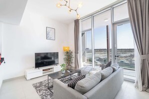 TV - StayShort - Cozy 1BR in The Pulse Residence, Dubai South! (Dubai South)