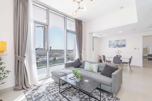 StayShort - The Serene Suite - Premium 1BR Dubai South Urban Escape