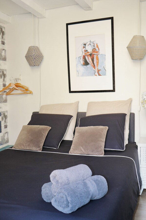 1 bedroom, WiFi, bed sheets