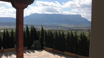 Nhà, 4 phòng ngủ, ban công, quang cảnh vườn | Hiên