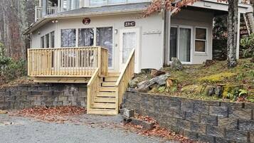 Condo, 2 Bedrooms | Exterior detail