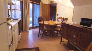 Kondominium, 2 kamar tidur | Dapur pribadi | Lemari es, oven, mesin pembuat kopi/teh, dan pemanggang roti