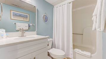 Condo, 1 Bedroom | Bathroom | Shampoo