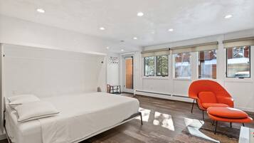 Espace de travail pour ordinateur portable, fer et planche Ă repasser