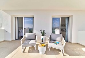 Terrace/patio - La Vista - Modern luxury for 12 guests (Pinar del Advocat)