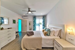 6 bedrooms, iron/ironing board, travel cot, free WiFi - La Vista - Modern luxury for 12 guests (Pinar del Advocat)