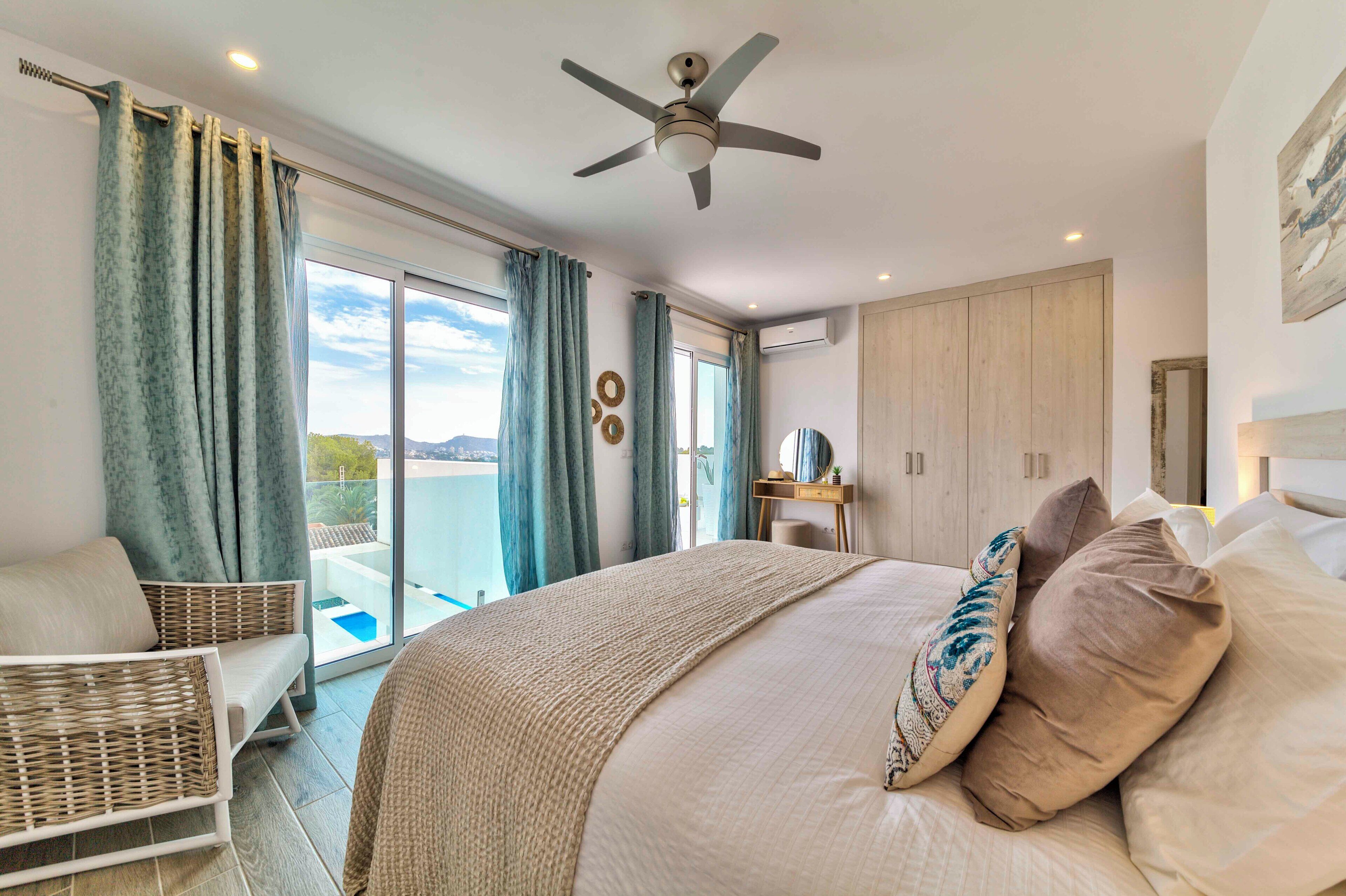 6 bedrooms, iron/ironing board, travel cot, free WiFi