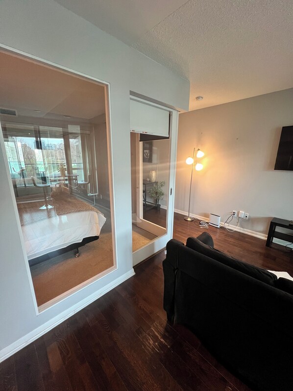 1 quarto, escrivaninha, Wi-Fi de cortesia, roupa de cama