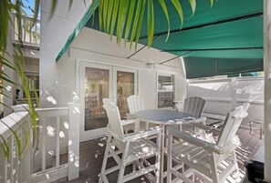 Outdoor dining - An Island Retreat at the Truman Annex in Key West (Key West)