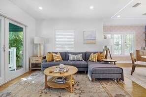 Living area - ++AN ISLAND RETREAT++ in the Truman Annex Key West (Key West)