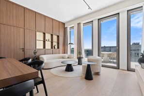 Televisión, estéreo y oficina 