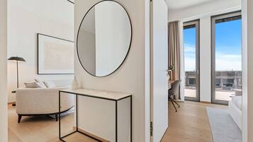 Fernseher, Stereoanlage, Arbeitsbereiche