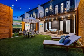 تناول الطعام بالخارج