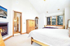 3 bedrooms, desk, free WiFi, bed sheets