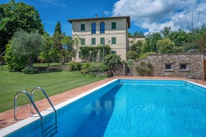 Front of property - Il Villino Del Collezionista With Pool In Pistoia (Pistoia)