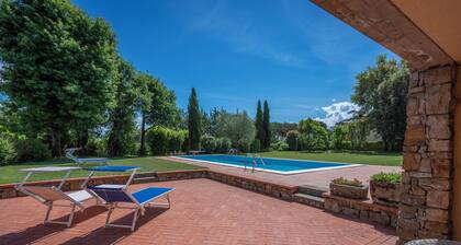 Il Villino Del Collezionista With Pool In Pistoia