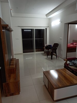 2 chambres, coffres-forts dans les chambres, draps fournis