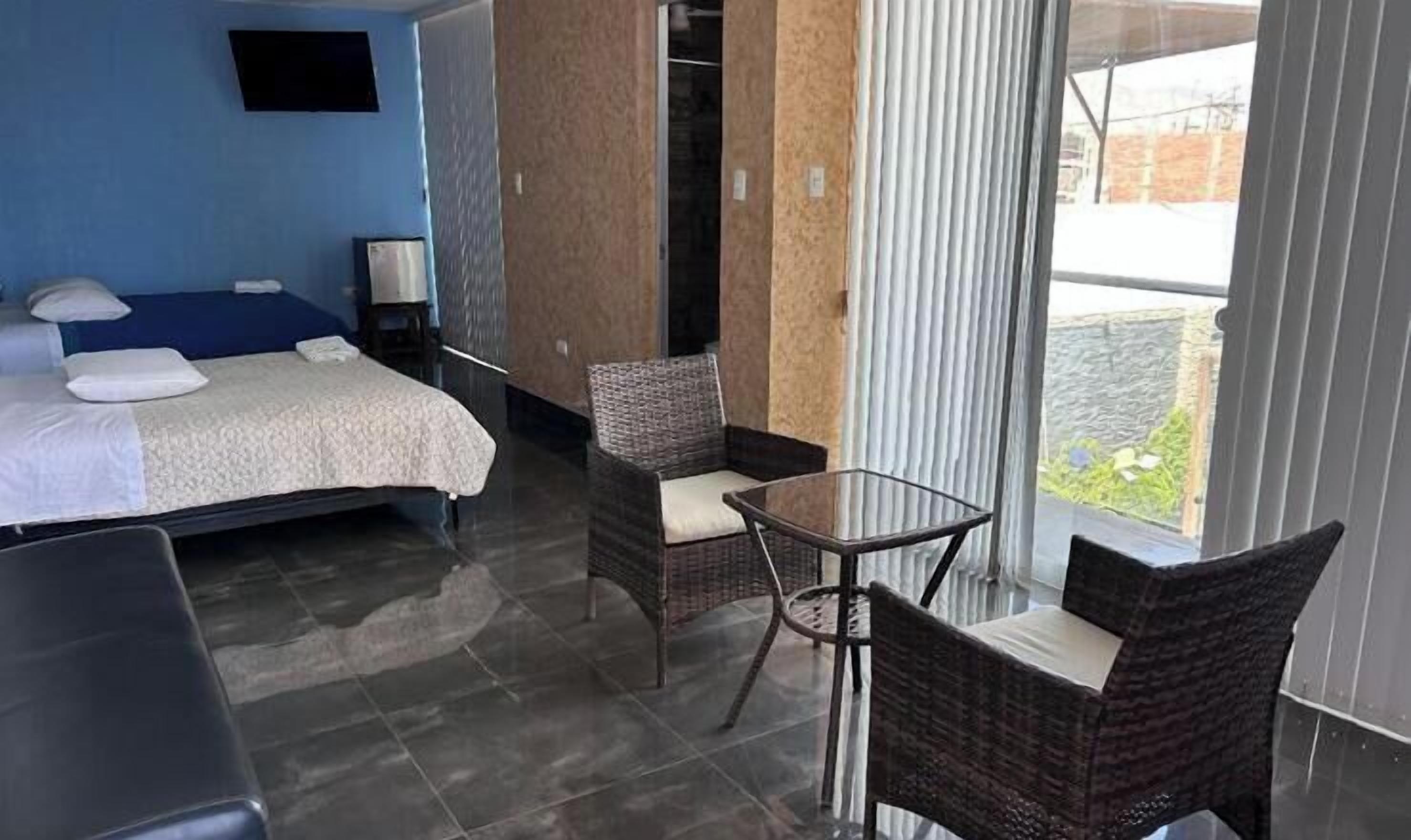 Deluxe tweepersoonskamer | Een bureau, gratis wifi