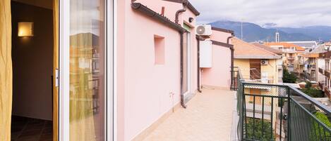 Basic Apartment, Sea View | Balcony