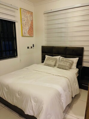 2 bedrooms, in-room safe, desk, iron/ironing board