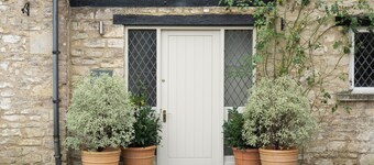 Charming cottage 2 miles from Bath City Centre