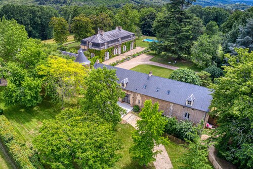 Le Domaine Des Ormeaux, 2 houses with large heated swimming pool and 4 ha park.