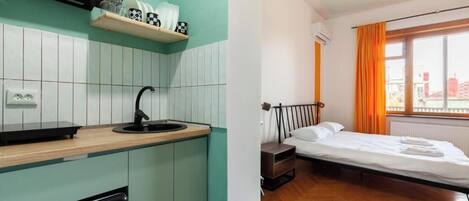 2 chambres, fer et planche à repasser, Wi-Fi, draps fournis