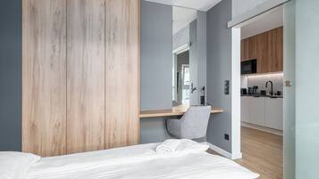 City Apartment | 1 bedroom, iron/ironing board, free WiFi, bed sheets