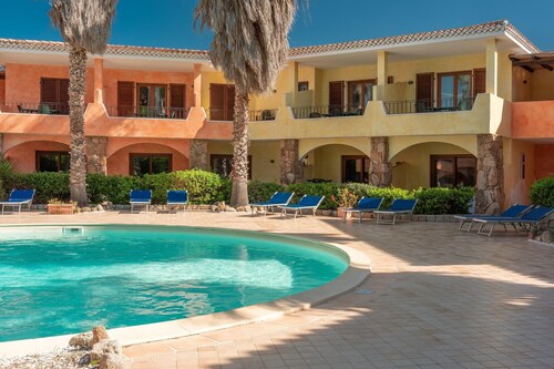 Résidence avec piscine commune à Palau
