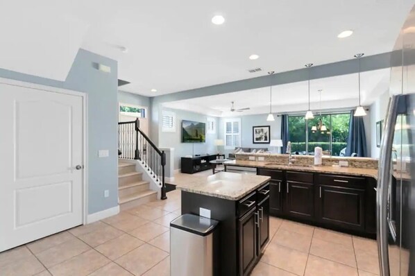 Interior - New Disney Luxurious 4 Bedroom Townhome With Resort Pool Close to Parks & Golf (Davenport)