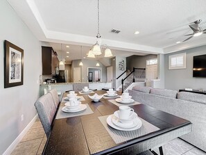 Dining - New Disney Luxurious 4 Bedroom Townhome With Resort Pool Close to Parks & Golf (Davenport)
