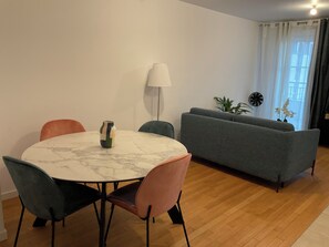 Interior - Seemingly comfortable and modern  (Clamart)