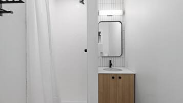Shower, towels